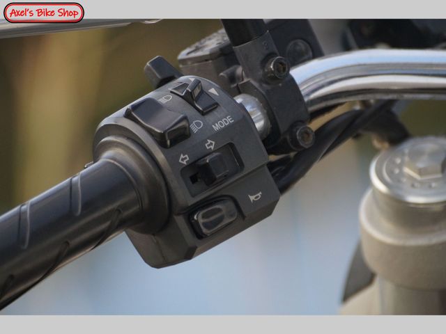 ducati - monster-696