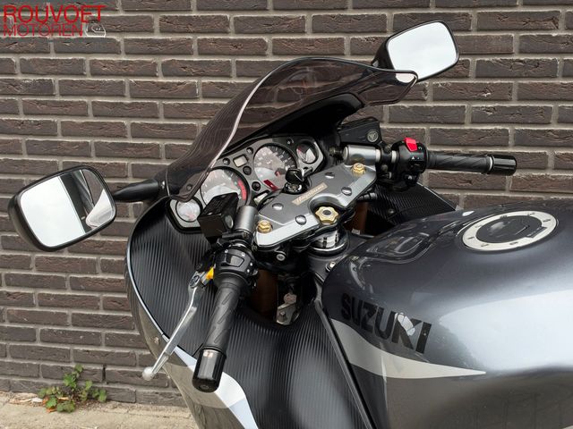suzuki - gsx-r-1300-hayabusa