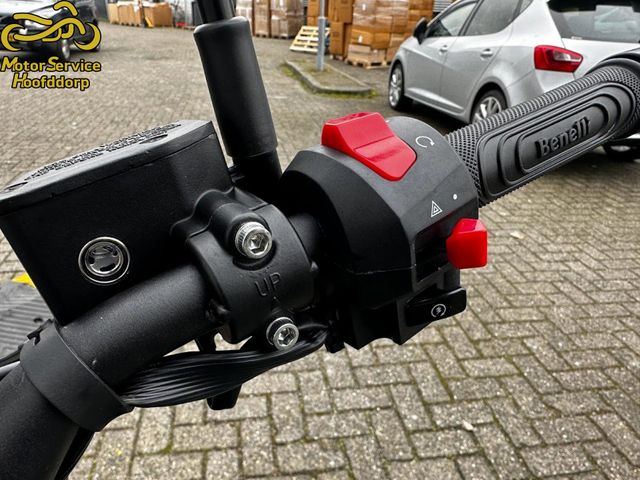 benelli - leoncino-125