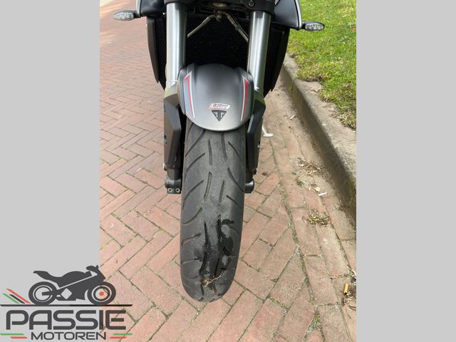triumph - street-triple-rs