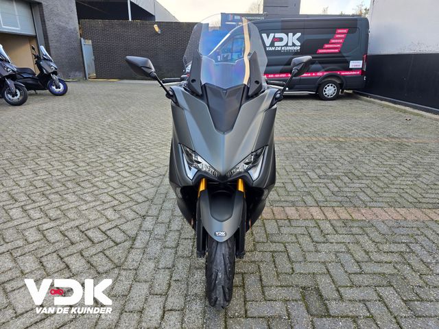 yamaha - tmax-tech-max-560