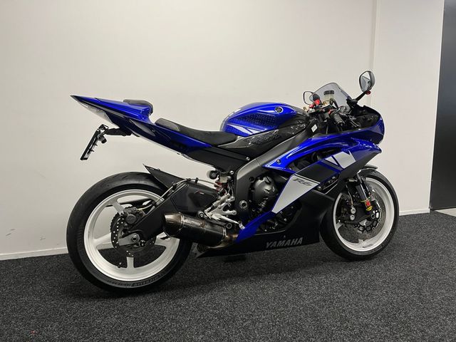 yamaha - yzf-r6-champions-edition