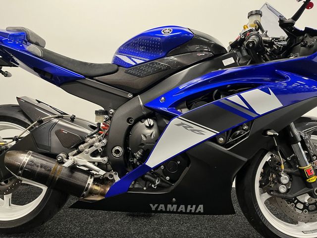 yamaha - yzf-r6-champions-edition