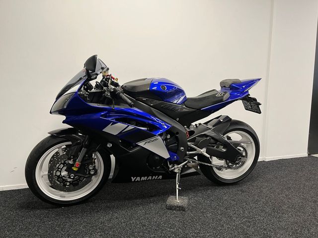 yamaha - yzf-r6-champions-edition