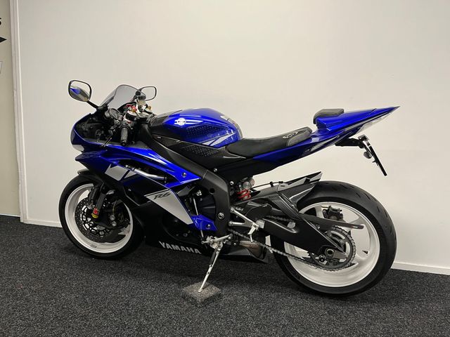 yamaha - yzf-r6-champions-edition