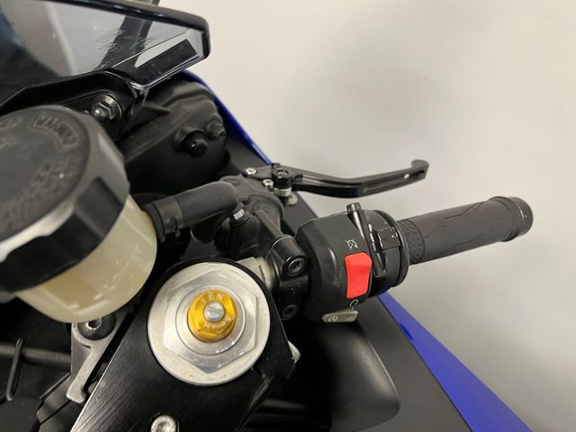 yamaha - yzf-r6-champions-edition