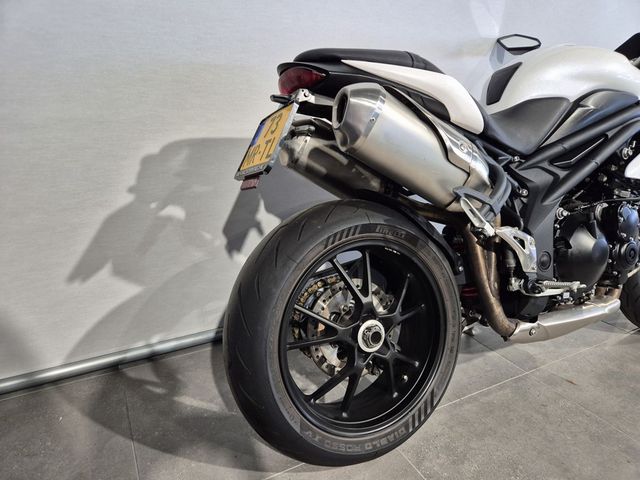 triumph - speed-triple-1050