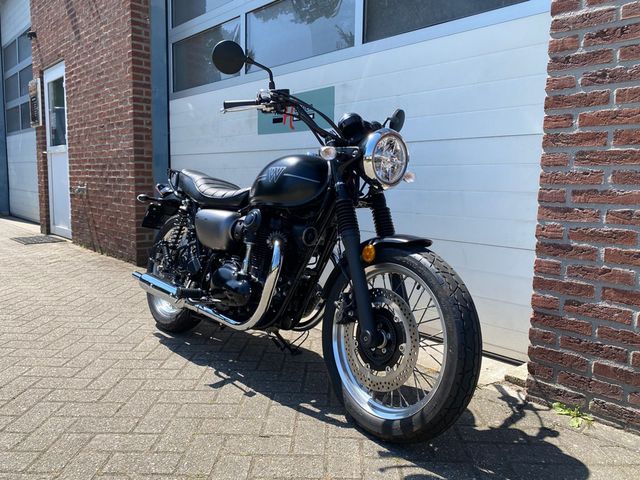 kawasaki - w800-street