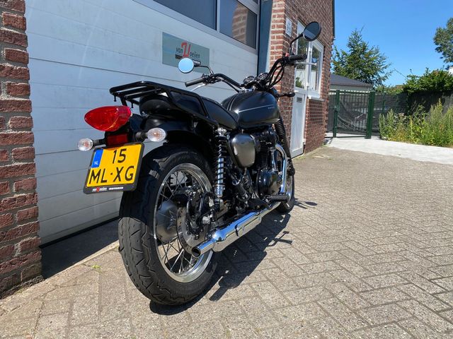 kawasaki - w800-street