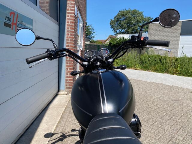 kawasaki - w800-street