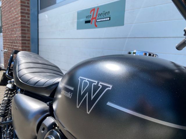 kawasaki - w800-street