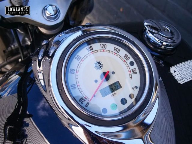 yamaha - xvs-1100-a-dragstar-classic