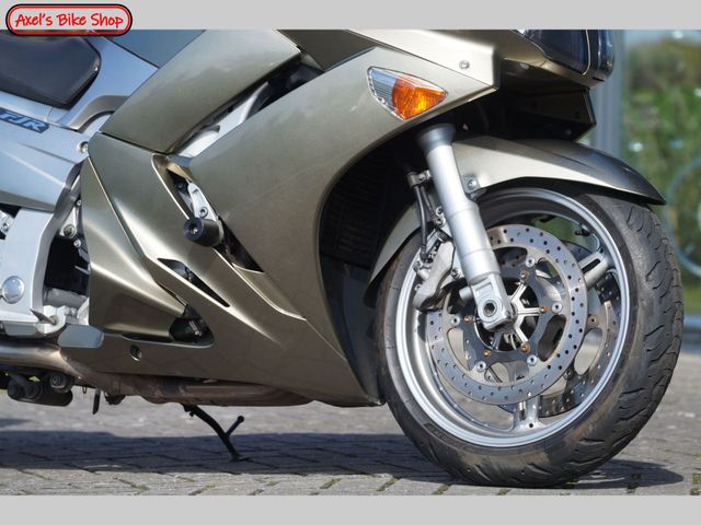 yamaha - fjr-1300