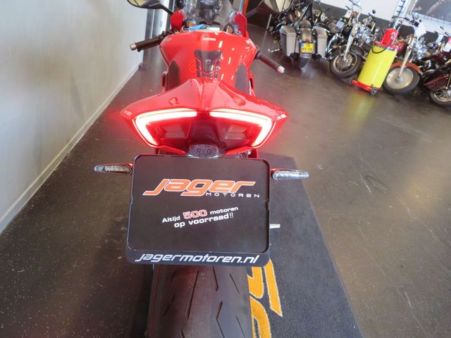 ducati - panigale-v4-s