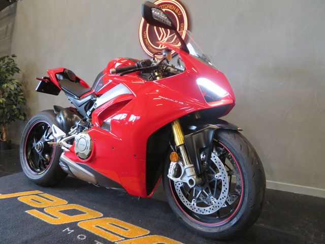 ducati - panigale-v4-s