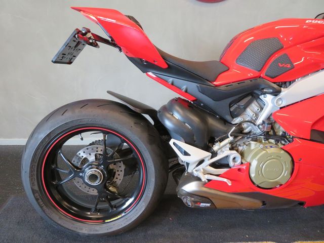 ducati - panigale-v4-s