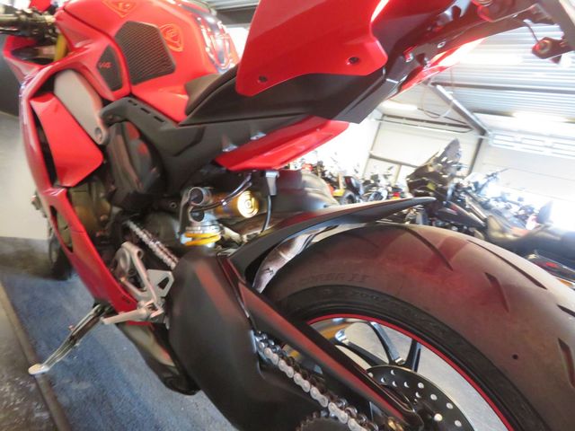 ducati - panigale-v4-s