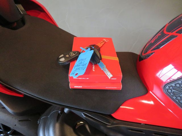 ducati - panigale-v4-s