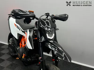 KTM 690 SMC R – foto 4