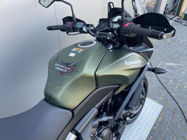 kawasaki - versys-650-grand-tourer