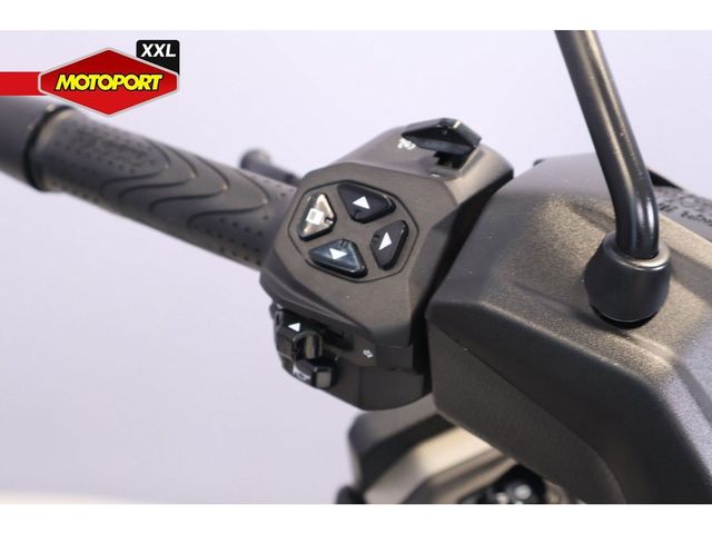 piaggio - mp3-530-hpe-advance-exlusive