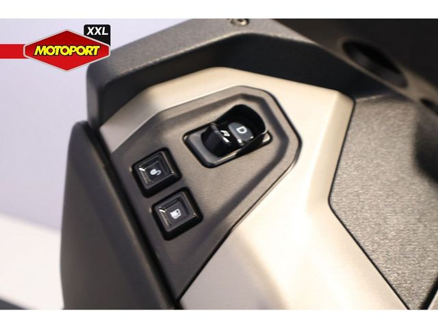 piaggio - mp3-530-hpe-advance-exlusive