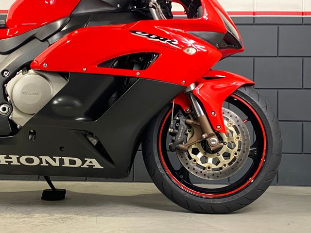 honda - cbr-1000-rr-fireblade