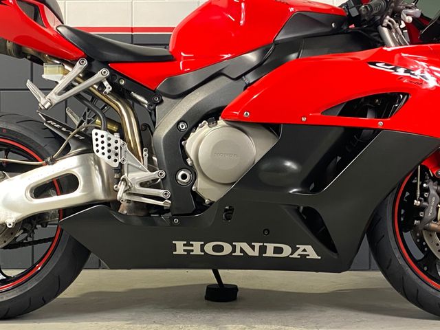 honda - cbr-1000-rr-fireblade