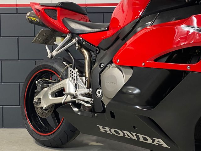 honda - cbr-1000-rr-fireblade
