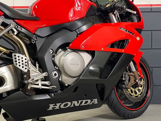 honda - cbr-1000-rr-fireblade