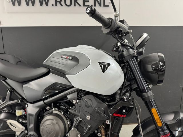 triumph - trident-660