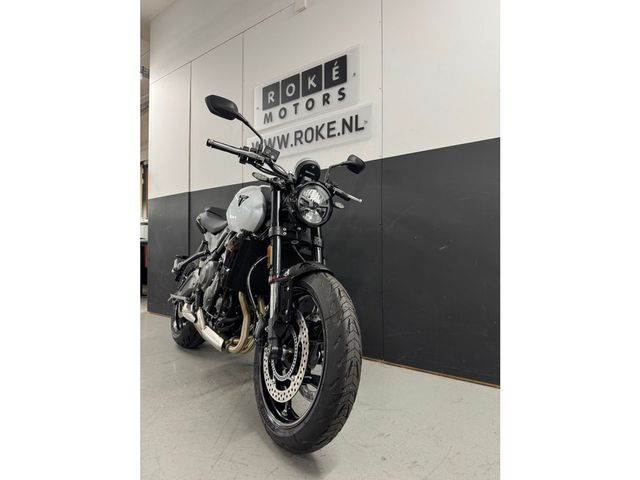 triumph - trident-660