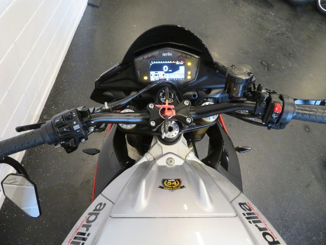 aprilia - tuono--v4-1100-factory