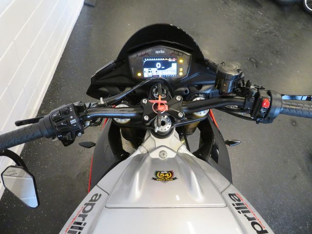aprilia - tuono--v4-1100-factory
