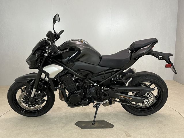 kawasaki - z900