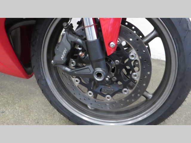 triumph - daytona-675