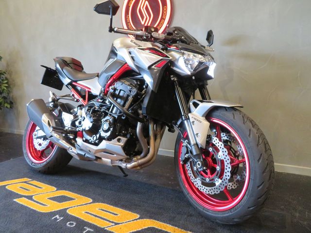 kawasaki - z900