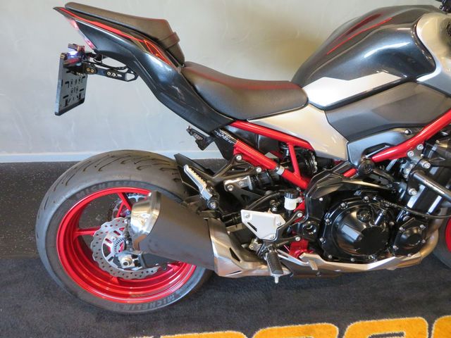 kawasaki - z900