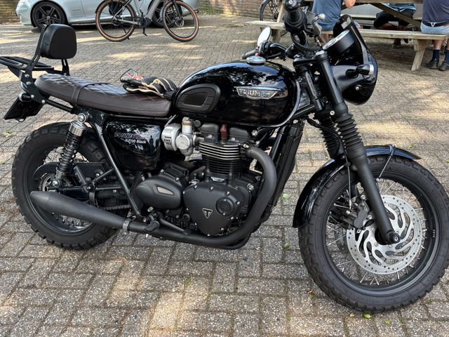 triumph - bonneville-t-120-black