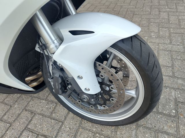 honda - vfr-1200-f-dct