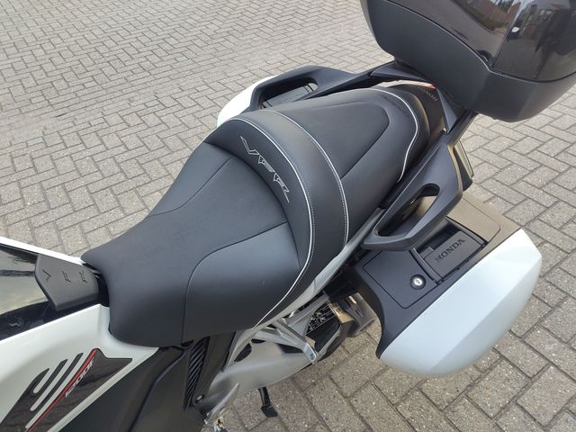 honda - vfr-1200-f-dct
