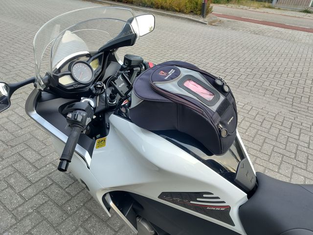 honda - vfr-1200-f-dct
