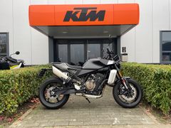 HUSQVARNA SVARTPILEN 801