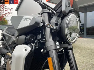 HUSQVARNA SVARTPILEN 801 – foto 2