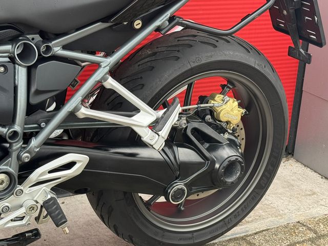 bmw - r-1200-rs