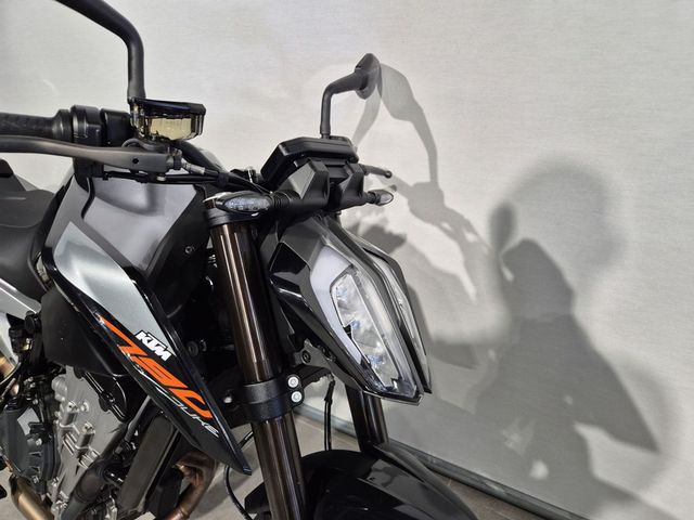 ktm - 790-duke