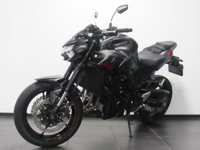 kawasaki - z900