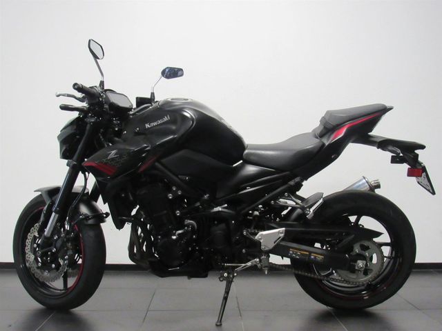 kawasaki - z900