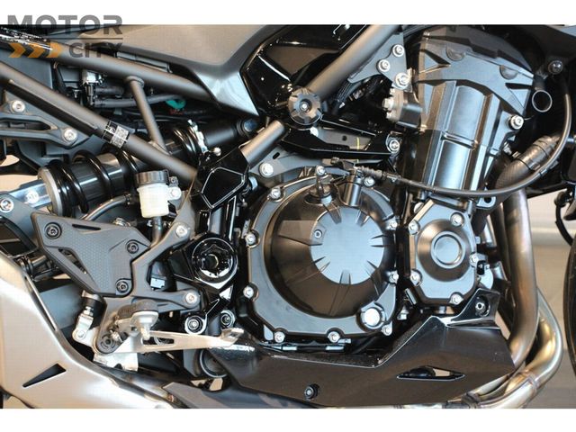 kawasaki - z900