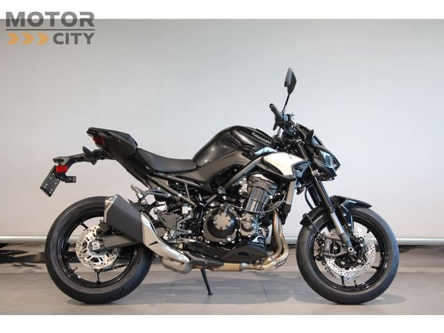 kawasaki - z900